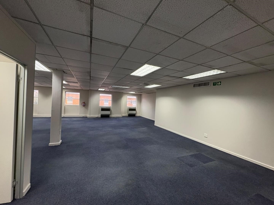 To Let Commercial Property for Rent in Pinelands Western Cape